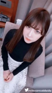 1000人体楼梯后入肉丝人妻